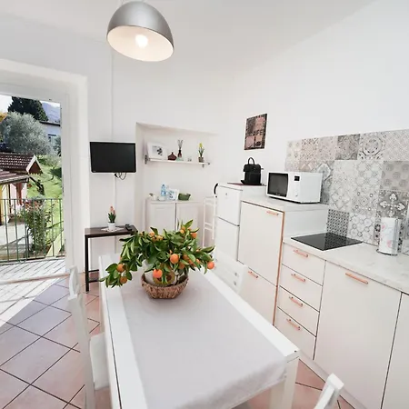 White By Interhome *